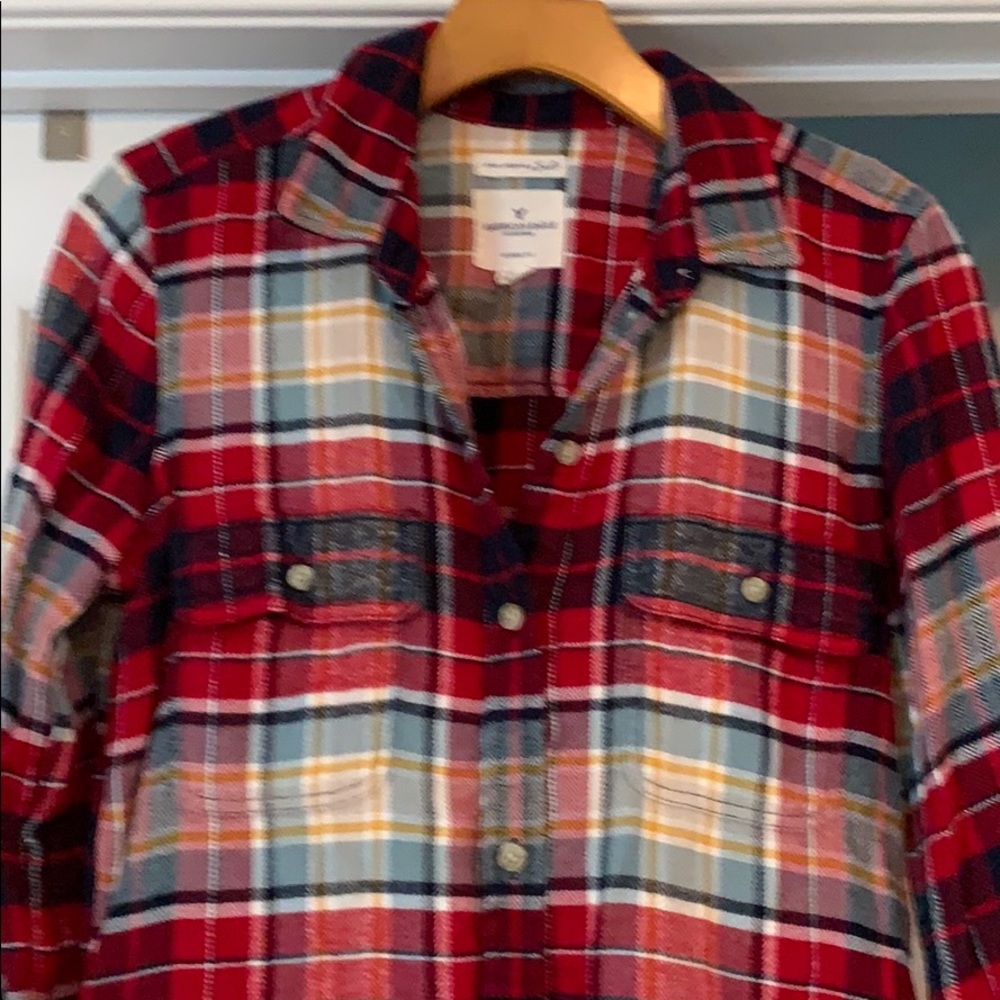NWOT American Eagle Classic Fit Small Soft Red Button Down Flannel